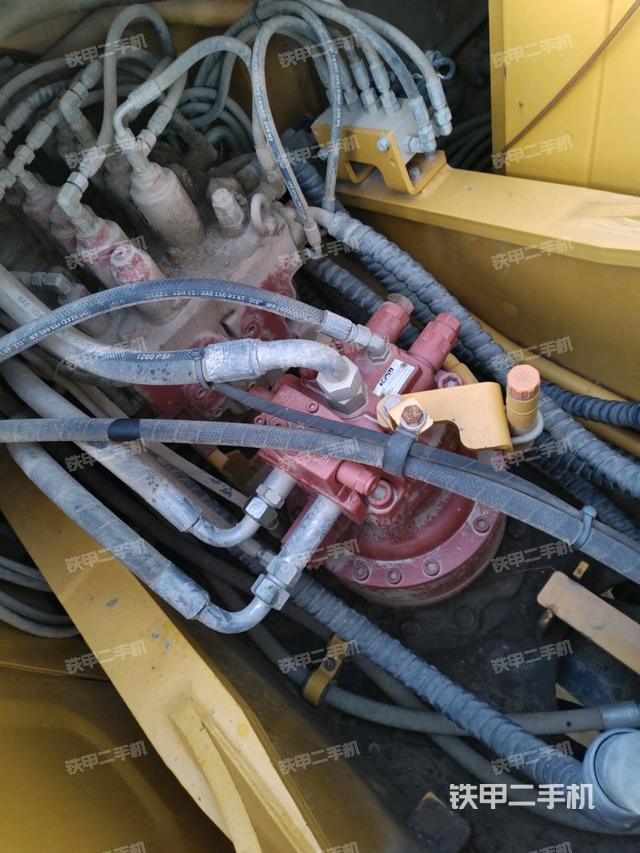 回轉(zhuǎn)馬達(dá)（上車部件）