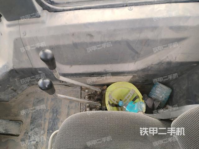 操作桿  檔位(駕駛室部分) 操作桿  檔位(駕駛室部分)