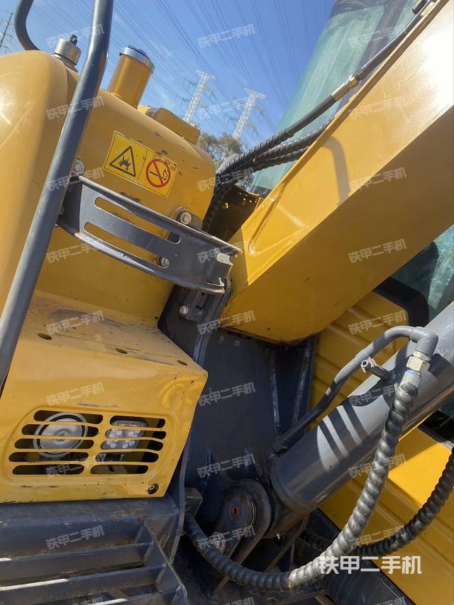 大臂根部?斜（工作和回轉(zhuǎn)裝置）