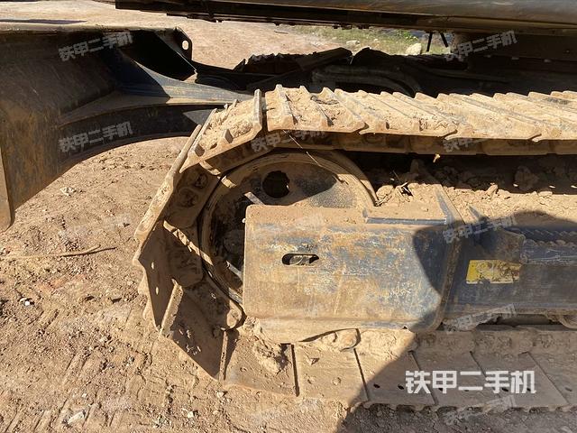 右驅(qū)動(dòng)輪（行走機(jī)構(gòu)）