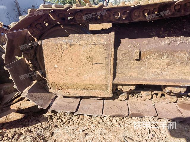 右驅(qū)動(dòng)輪（行走機(jī)構(gòu)）