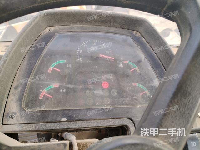 儀表盤(駕駛室部分) 儀表盤(駕駛室部分)