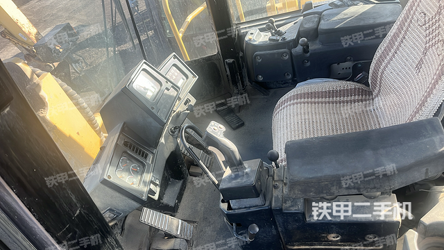 駕駛室工作臺（整機(jī)外觀及大件）