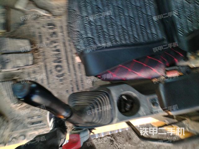 座椅左側(cè)控制臺(tái)/音響/含左手柄（駕駛室部分）