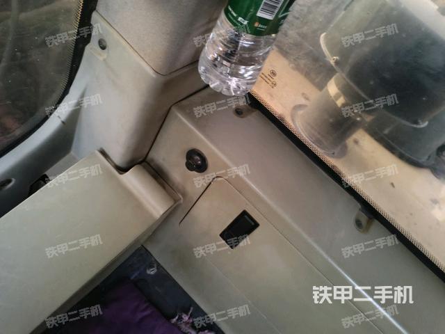 后窗玻璃角標(biāo)（駕駛室部分）