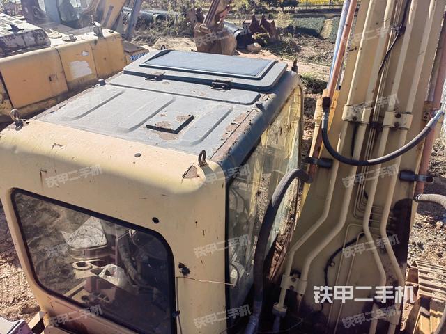 駕駛室頂部俯視（上車部件）