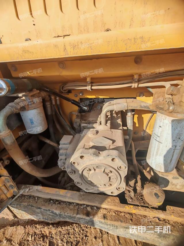 液壓泵斜45?左（大件艙室）