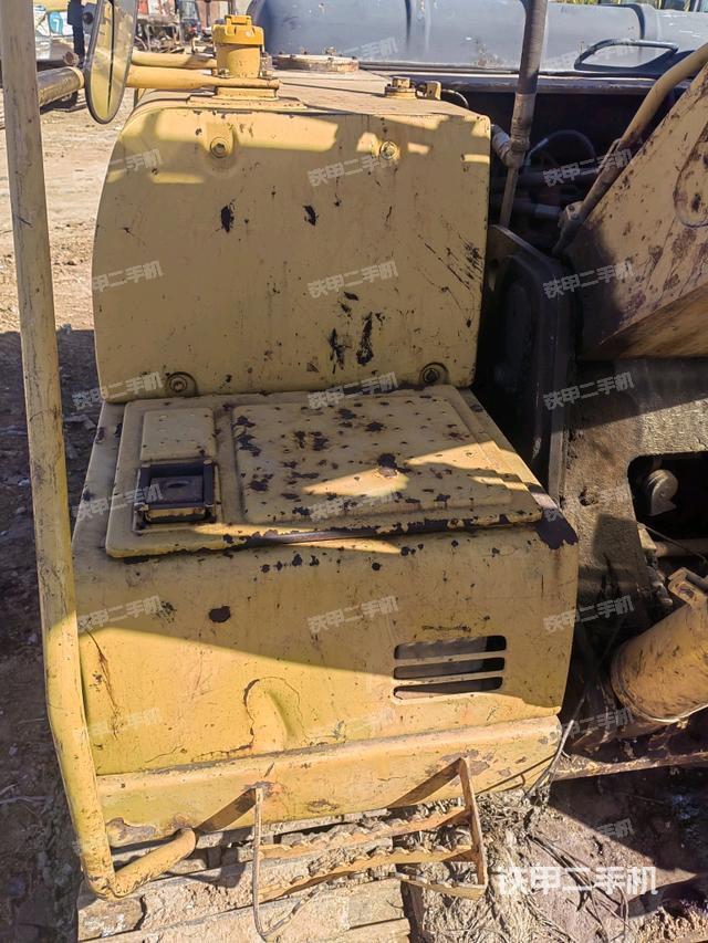 大臂油缸整體?豎拍（工作和回轉(zhuǎn)裝置）