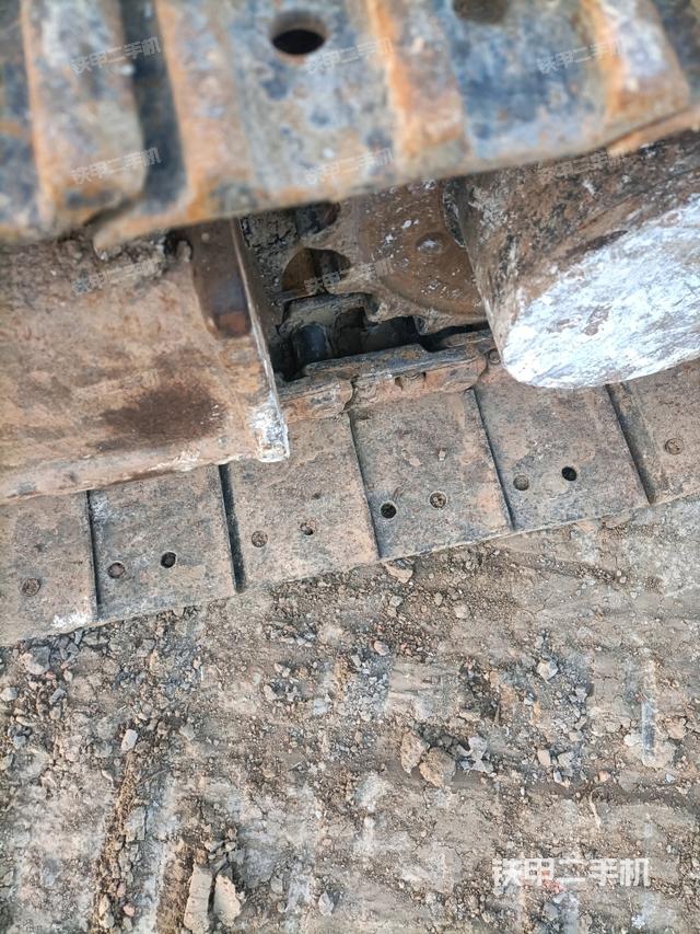 右驅(qū)動(dòng)輪（行走機(jī)構(gòu)）