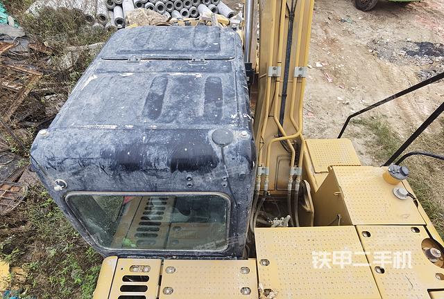 駕駛室頂部（整機外觀）