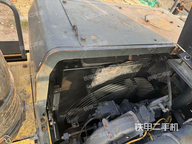 氣門室蓋螺絲特寫（上車部件）