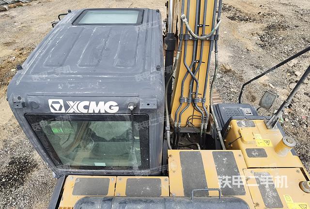 駕駛室頂部（整機外觀）