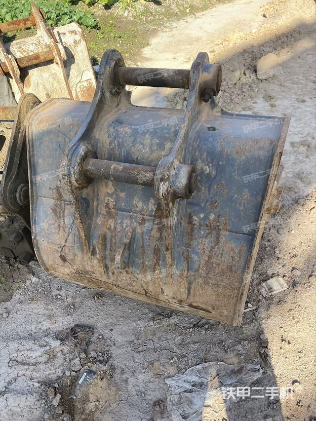 鏟斗右后整體（工作和回轉(zhuǎn)裝置）