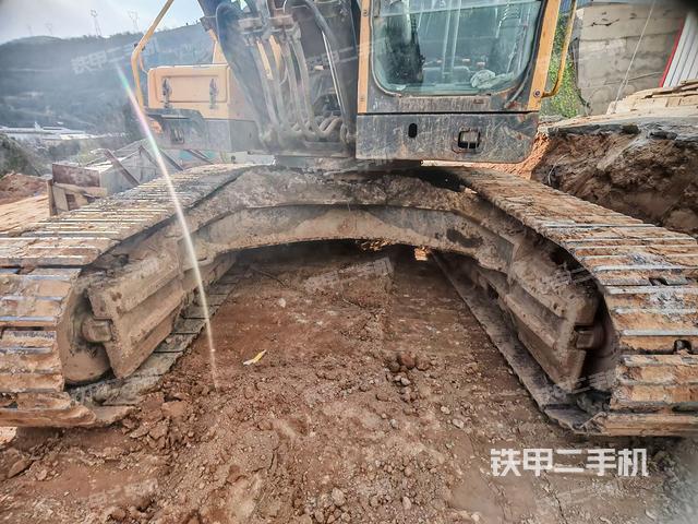 大臂油缸整體?豎拍（工作和回轉(zhuǎn)裝置）