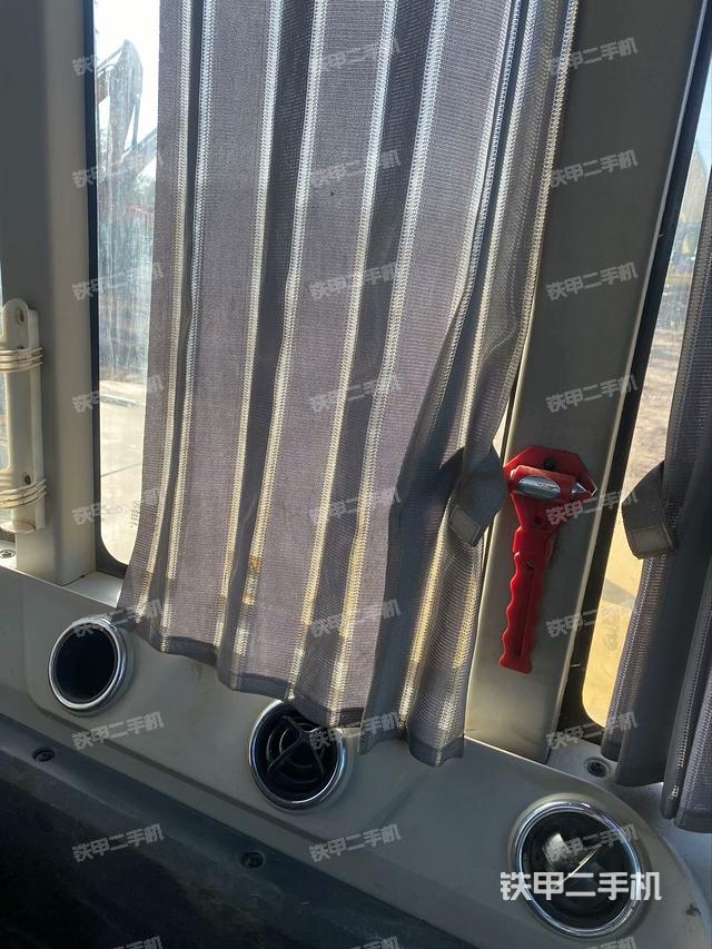 后窗玻璃角標(biāo)（駕駛室部分）