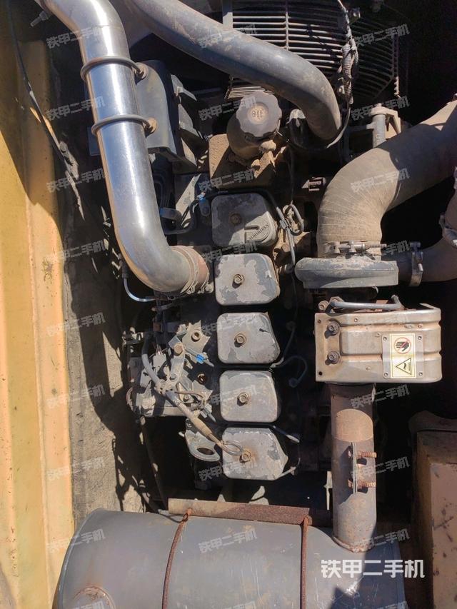 發(fā)動(dòng)機(jī)室（上車部件）