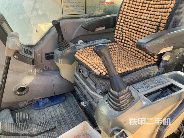 駕駛室整體（整機(jī)外觀）