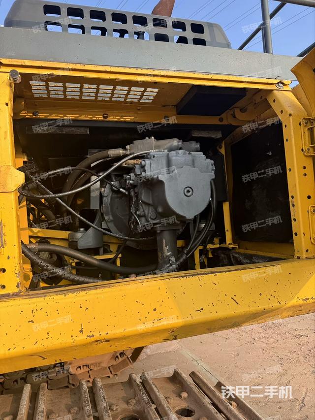 液壓泵斜45?左（大件艙室）