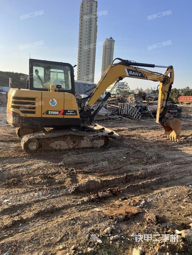 整機(jī)右后45°(整機(jī)外觀) 整機(jī)右后45°(整機(jī)外觀)