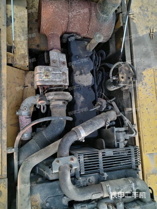 發(fā)動(dòng)機(jī)室（上車(chē)部件）