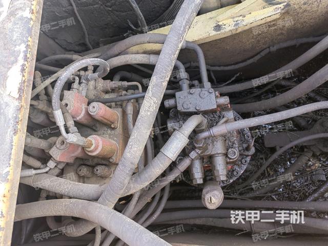 氣門室蓋螺絲特寫（上車部件）