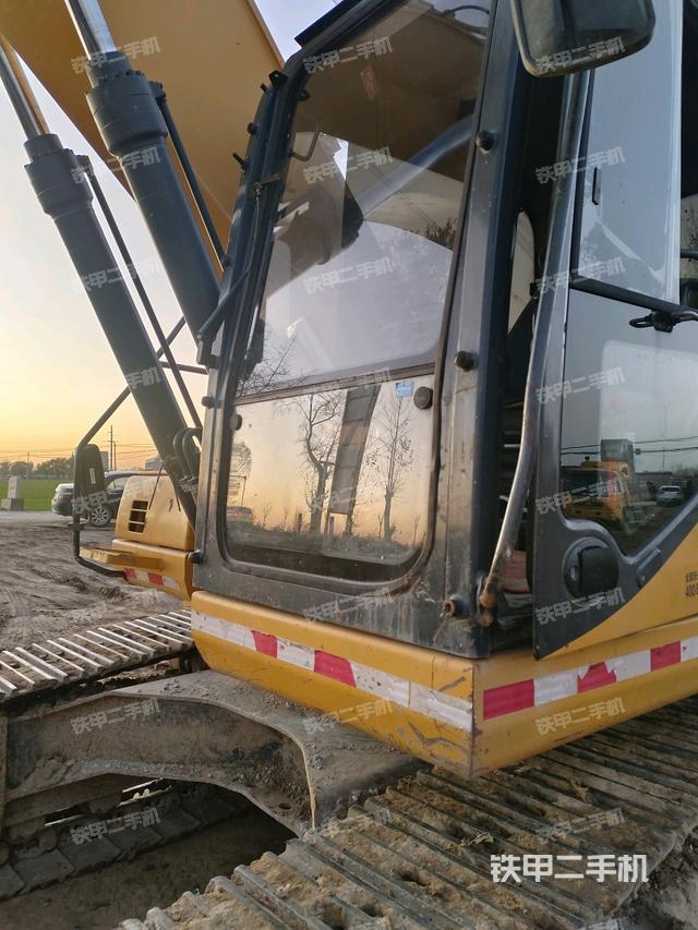 駕駛室左前45度（駕駛室部分）