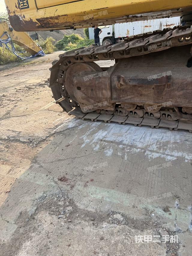 右側行走馬達蓋板（行走機構）