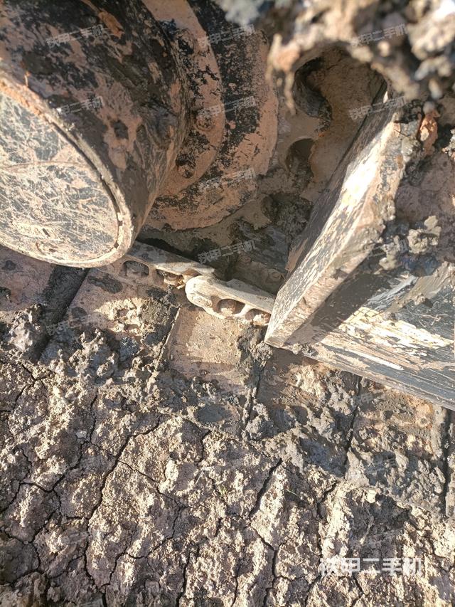 右驅(qū)動輪（行走機(jī)構(gòu)）