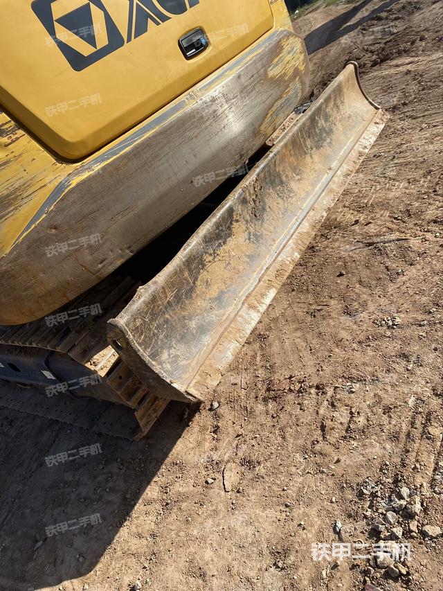 轉(zhuǎn)盤(pán)和下車架正前（工作和回轉(zhuǎn)裝置）