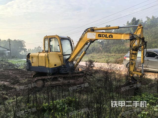 右前45(整機(jī)外觀) 右前45(整機(jī)外觀)