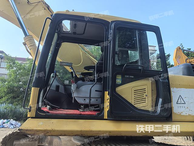 駕駛室整體（整機(jī)外觀）