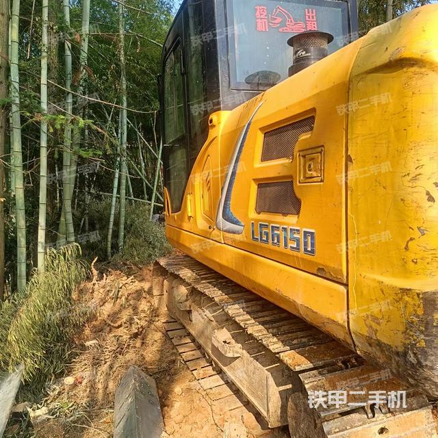 駕駛室頂部(整機外觀) 駕駛室頂部(整機外觀)