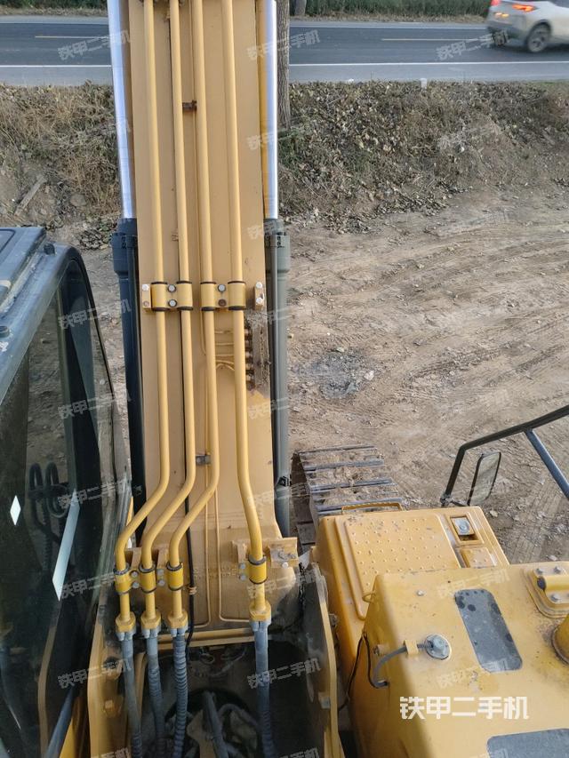 大臂背部俯視（工作和回轉(zhuǎn)裝置）