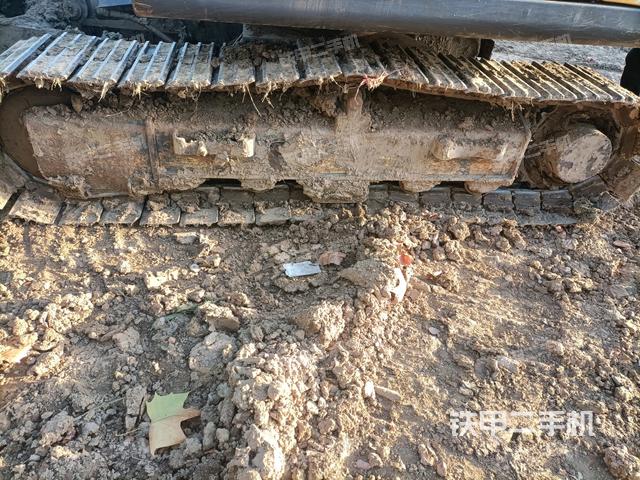 右側(cè)履帶整體?（行走機(jī)構(gòu)）