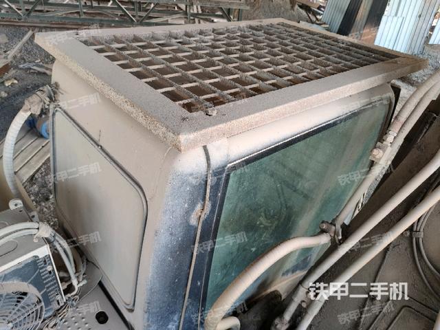 駕駛室頂部(整機外觀) 駕駛室頂部(整機外觀)