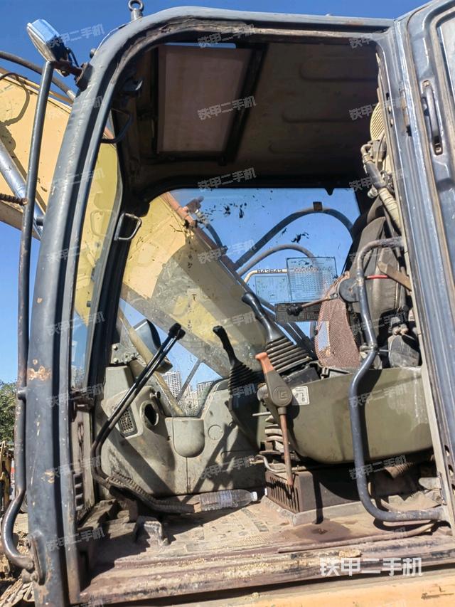 后窗玻璃角標(biāo)（駕駛室部分）