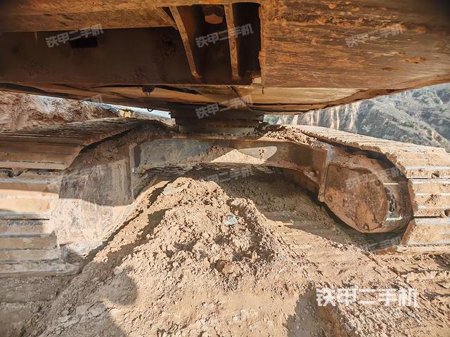 轉(zhuǎn)盤和下車架正前（工作和回轉(zhuǎn)裝置）