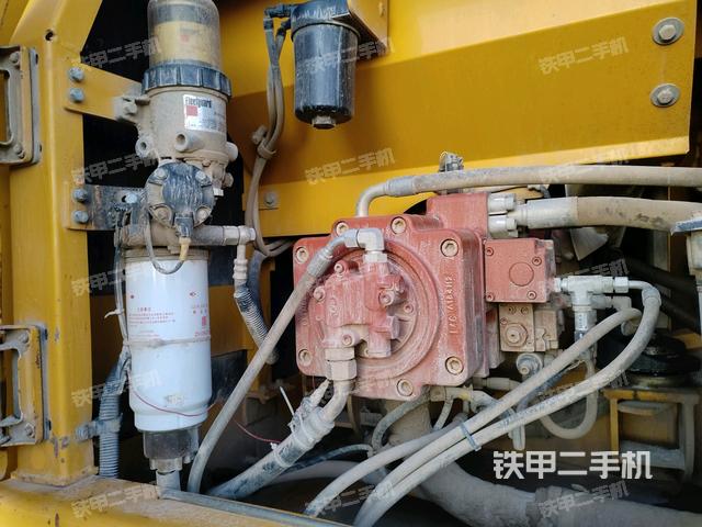 液壓泵斜45?左（大件艙室）