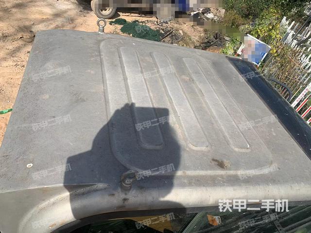 駕駛室頂部（整機外觀）