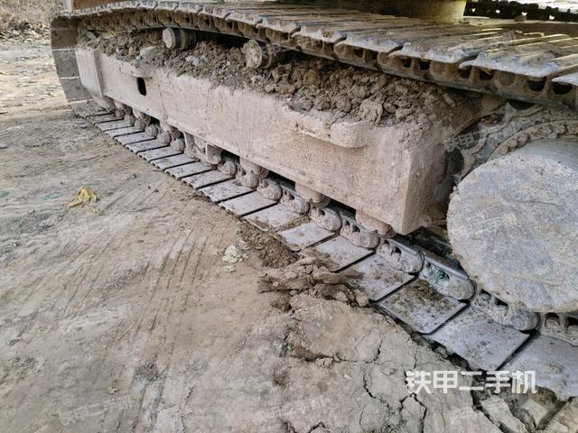 右側(cè)行走馬達(dá)蓋板（行走機構(gòu)）