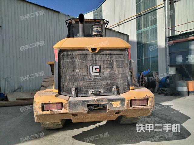 正后方(整機外觀) 正后方(整機外觀)