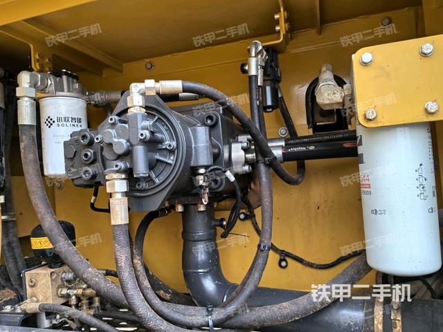 液壓泵斜45?左（大件艙室）