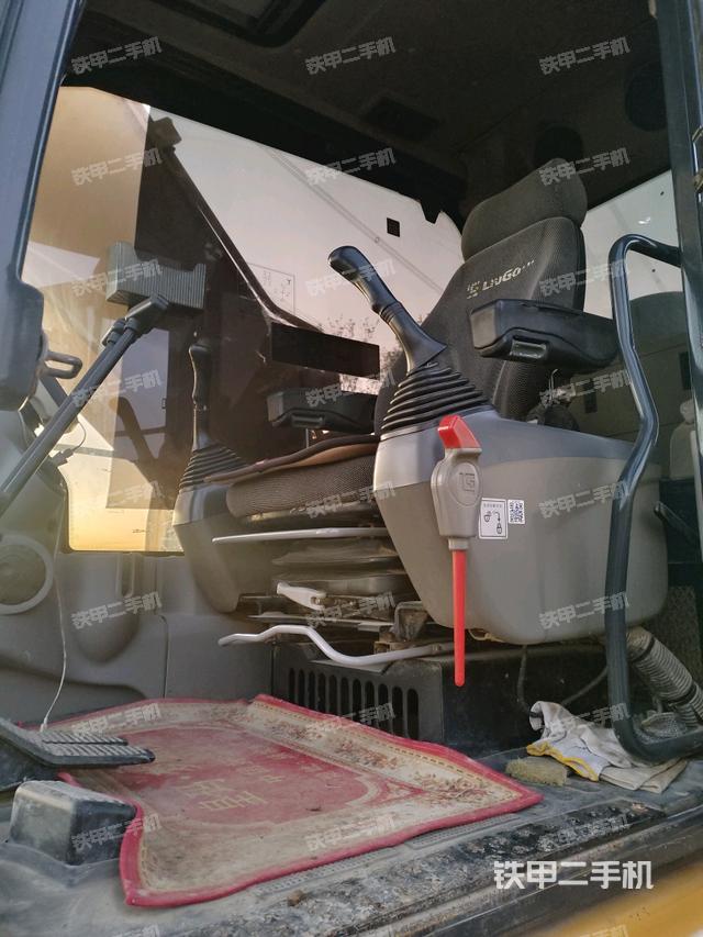 駕駛室正側(cè)（駕駛室部分）