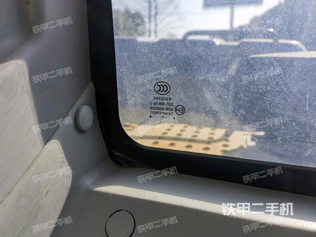 后窗玻璃角標(biāo)（駕駛室部分）