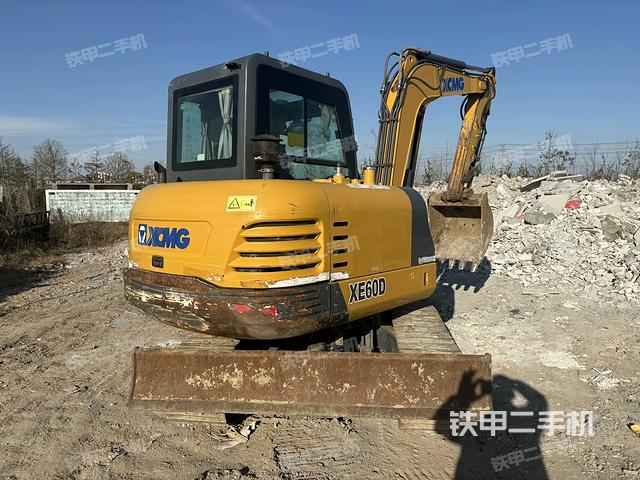 右后45(整機外觀) 右后45(整機外觀)