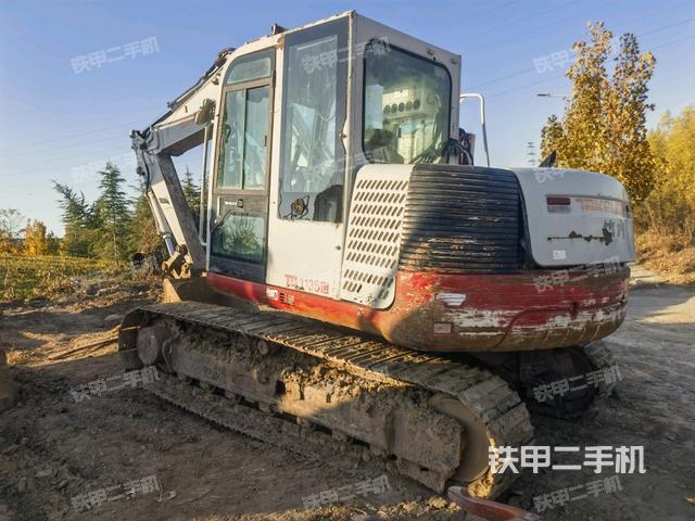 駕駛室頂部（整機外觀）