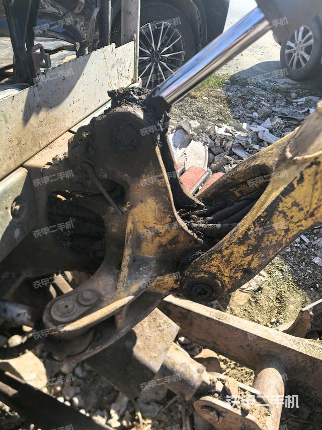 大臂根部?斜（工作和回轉(zhuǎn)裝置）