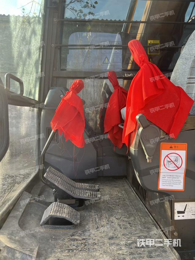 駕駛室頂部（整機(jī)外觀）