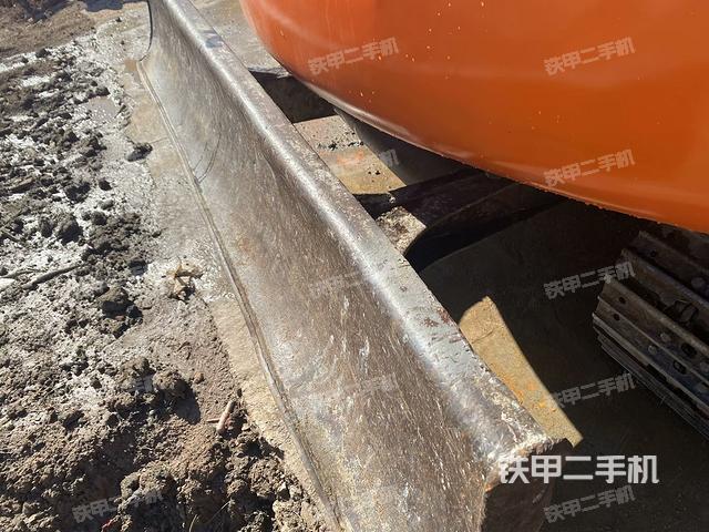 轉(zhuǎn)盤和下車架正前(工作和回轉(zhuǎn)裝置) 轉(zhuǎn)盤和下車架正前(工作和回轉(zhuǎn)裝置)