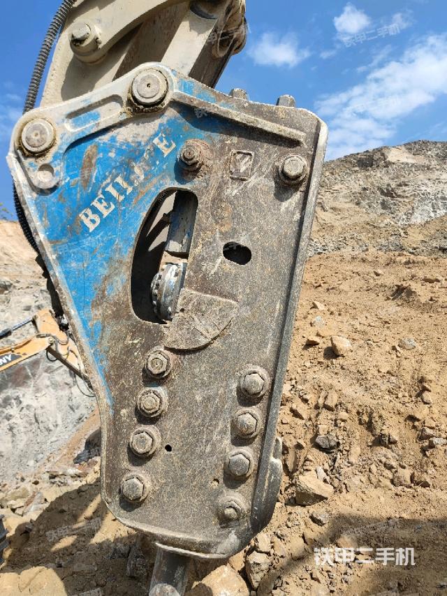 鏟斗45度(工作和回轉(zhuǎn)裝置) 鏟斗45度(工作和回轉(zhuǎn)裝置)